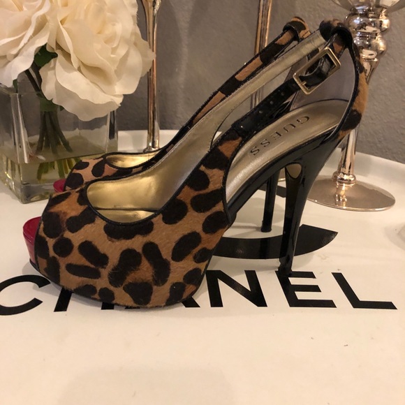 Guess Size 6 Heels - Picture 5 of 5